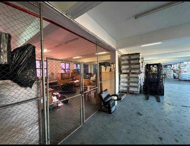 2,468M² WAREHOUSE TO LET IN PAARDEN EILAND